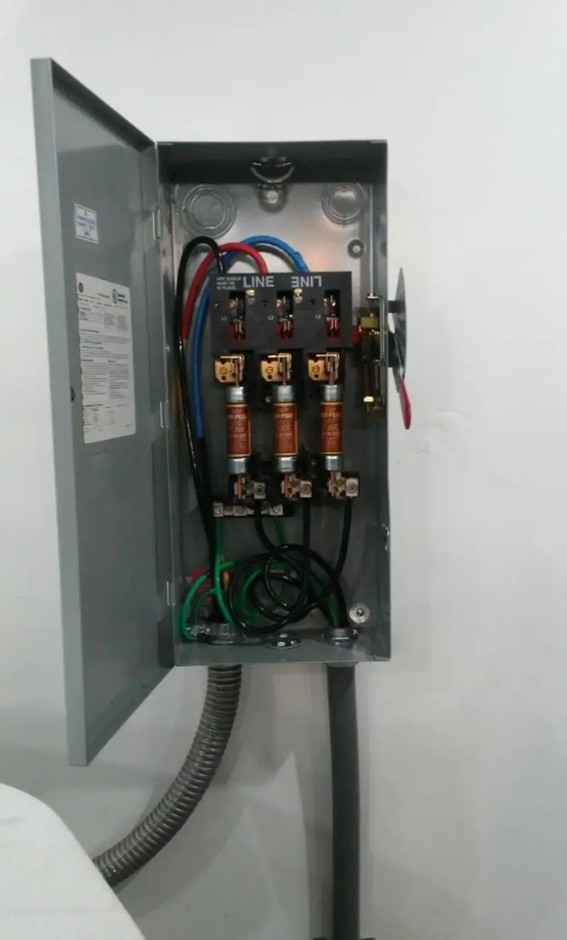 Three-phase disconnect switch installed for Smoke Detector Installation in Howard